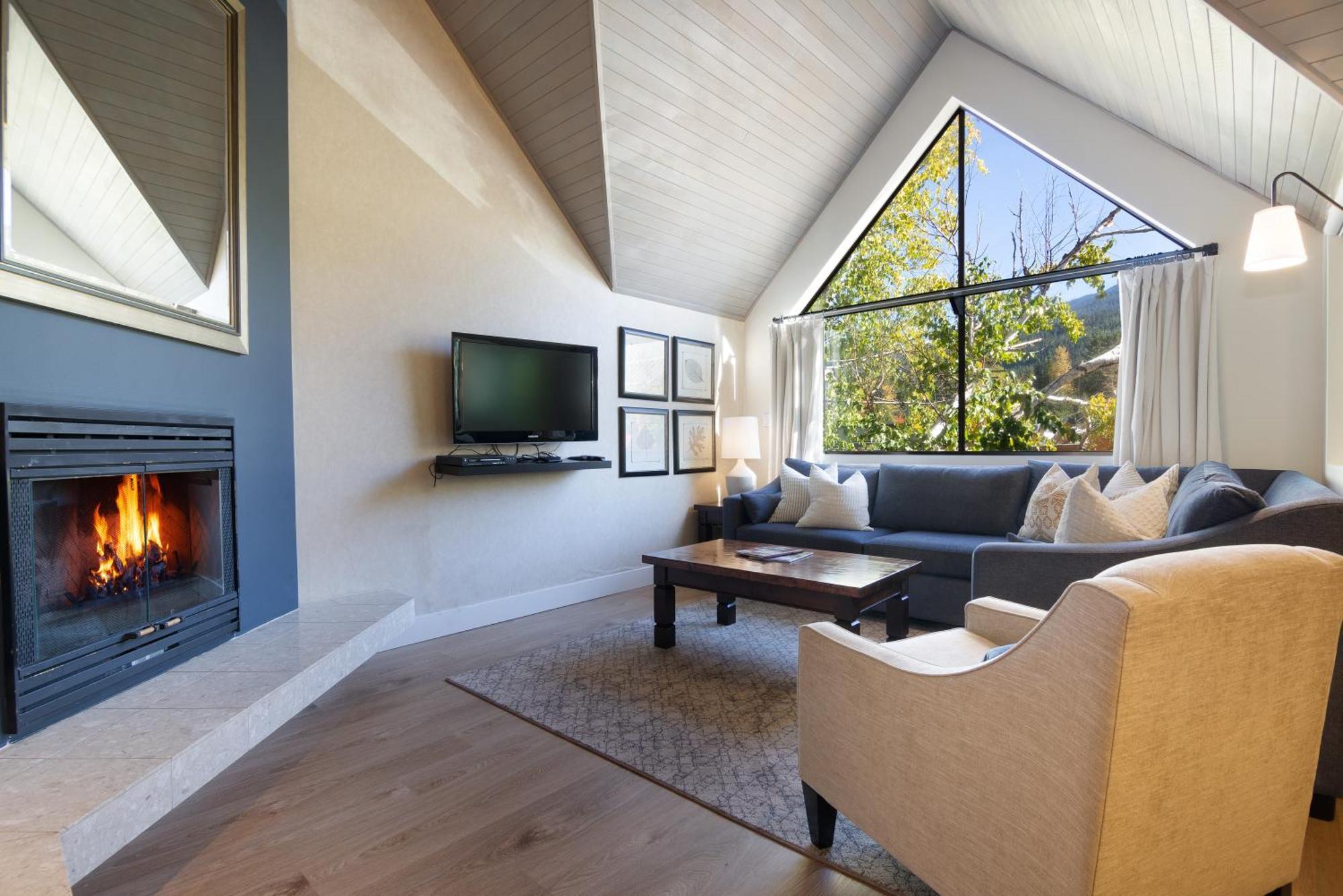 Powder's Edge By Latour And Appartement Whistler