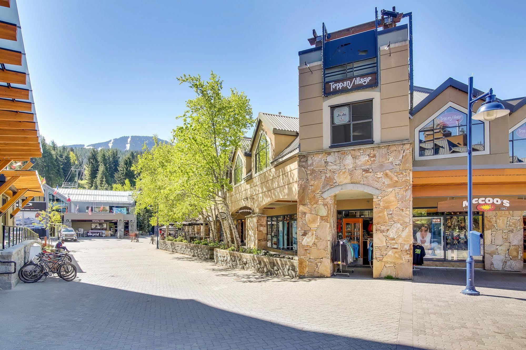 Powder's Edge By Latour And Appartement Whistler